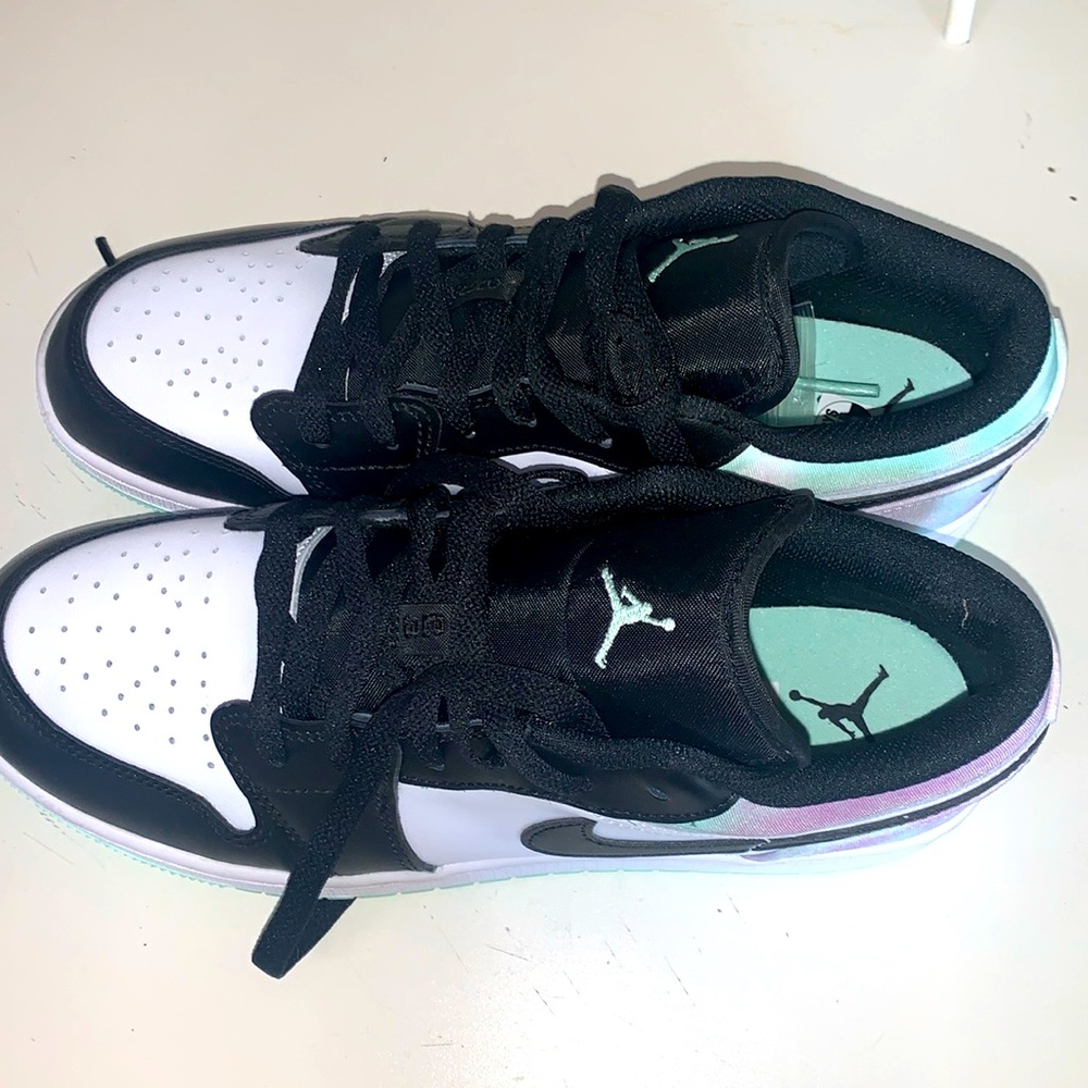 Nike Air Jordan sneakers boys youth size 7. Would also fit a women’s size 8. New